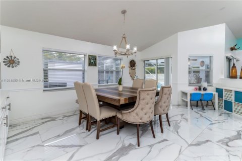 Casa en venta en Loxahatchee Groves, Florida, 4 dormitorios, 212.84 m2 № 1975354 - foto 12