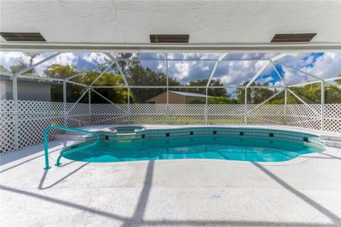Casa en venta en Loxahatchee Groves, Florida, 4 dormitorios, 212.84 m2 № 1975354 - foto 28