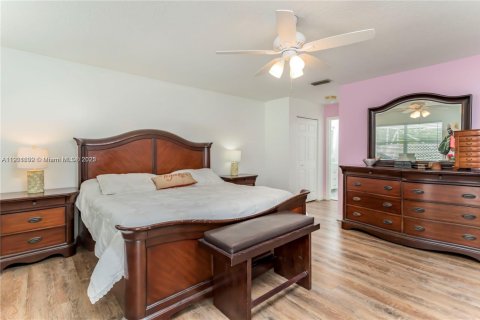 Casa en venta en Loxahatchee Groves, Florida, 4 dormitorios, 212.84 m2 № 1975354 - foto 13