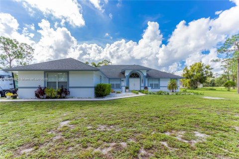 Casa en venta en Loxahatchee Groves, Florida, 4 dormitorios, 212.84 m2 № 1975354 - foto 2