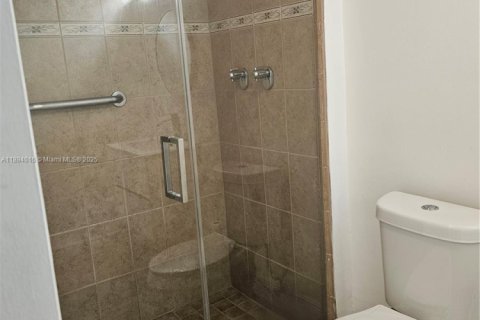 Condominio en alquiler en Aventura, Florida, 2 dormitorios, 92.34 m2 № 1947165 - foto 12