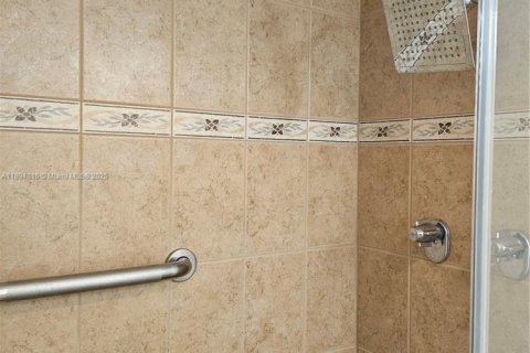Condominio en alquiler en Aventura, Florida, 2 dormitorios, 92.34 m2 № 1947165 - foto 8