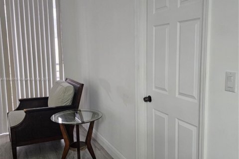 Condominio en alquiler en Aventura, Florida, 2 dormitorios, 92.34 m2 № 1947165 - foto 10