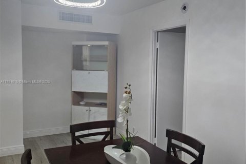 Condominio en alquiler en Aventura, Florida, 2 dormitorios, 92.34 m2 № 1947165 - foto 4