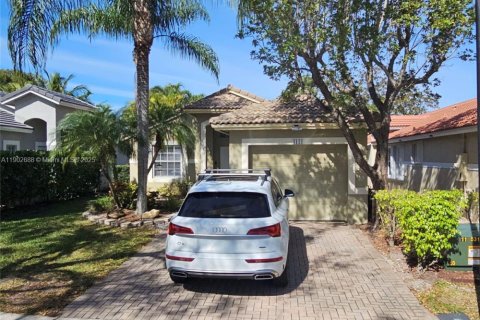 Villa ou maison à louer à Weston, Floride: 3 chambres, 131.55 m2 № 1954093 - photo 1