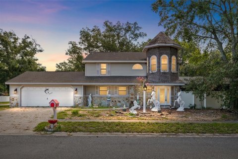 House in Holiday, Florida 3 bedrooms, 233.18 sq.m. № 1898941 - photo 1