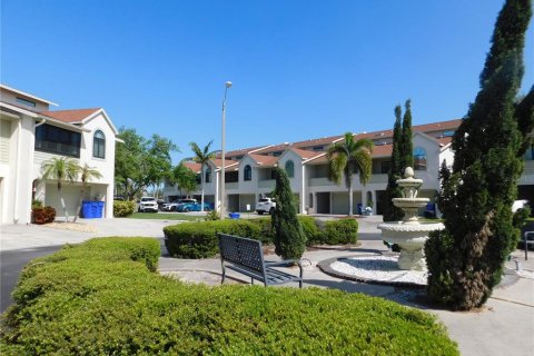 Adosado en alquiler en Dunedin, Florida, 1 dormitorio, 102.19 m2 № 1629464 - foto 1