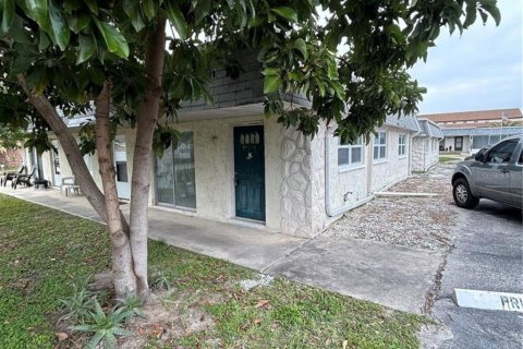 House in Port Richey, Florida 1 bedroom, 58.53 sq.m. № 2369314