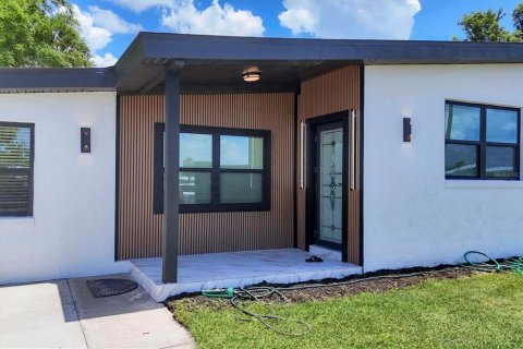 House in North Port, Florida 3 bedrooms, 144.93 sq.m. № 1786288 - photo 12