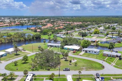House in North Port, Florida 3 bedrooms, 144.93 sq.m. № 1786288 - photo 7