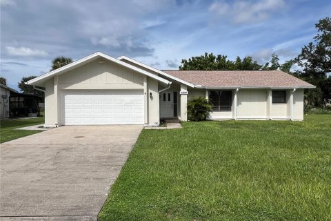 Casa en venta en Port Charlotte, Florida, 3 dormitorios, 144.93 m2 № 1913500 - foto 1