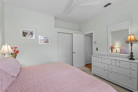 House in Sarasota, Florida 2 bedrooms, 147.25 sq.m. № 2395899 - photo 10