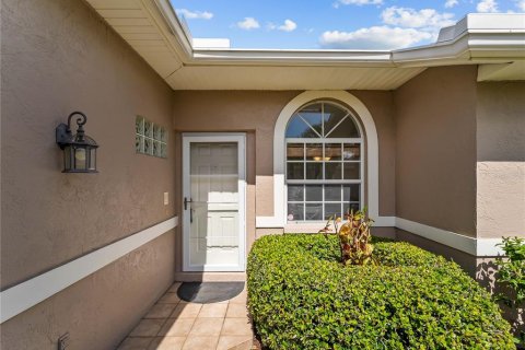 House in Sarasota, Florida 2 bedrooms, 147.25 sq.m. № 2395899 - photo 3