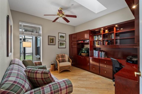 House in Sarasota, Florida 2 bedrooms, 147.25 sq.m. № 2395899 - photo 15