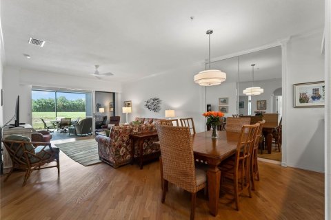 House in Sarasota, Florida 2 bedrooms, 147.25 sq.m. № 2395899 - photo 20