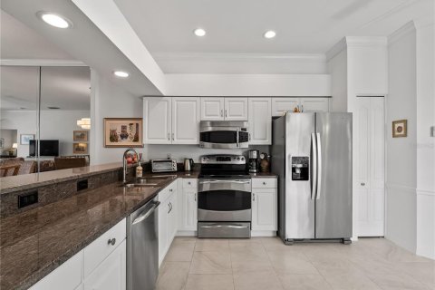 House in Sarasota, Florida 2 bedrooms, 147.25 sq.m. № 2395899 - photo 5