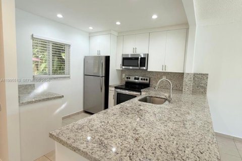Снять в аренду кондоминиум в Майами, Флорида 1 спальня, 66.15м2, № 2058612 - фото 4