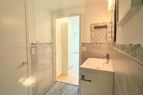 Снять в аренду кондоминиум в Майами, Флорида 1 спальня, 66.15м2, № 2058612 - фото 7