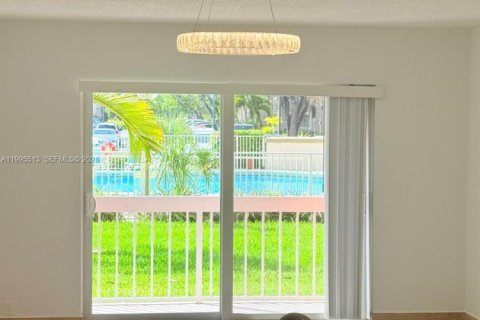 Снять в аренду кондоминиум в Майами, Флорида 1 спальня, 66.15м2, № 2058612 - фото 5