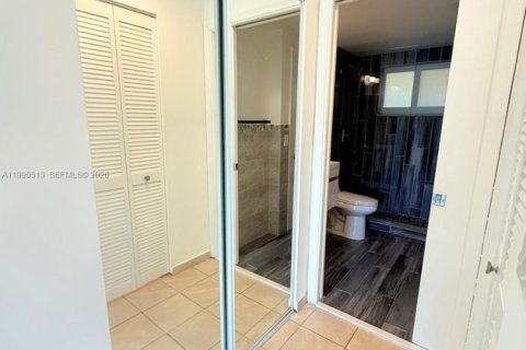 Снять в аренду кондоминиум в Майами, Флорида 1 спальня, 66.15м2, № 2058612 - фото 10