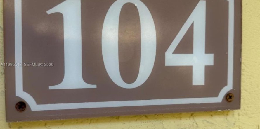 Кондоминиум с 1 спальней в Майами, Флорида № 2058612