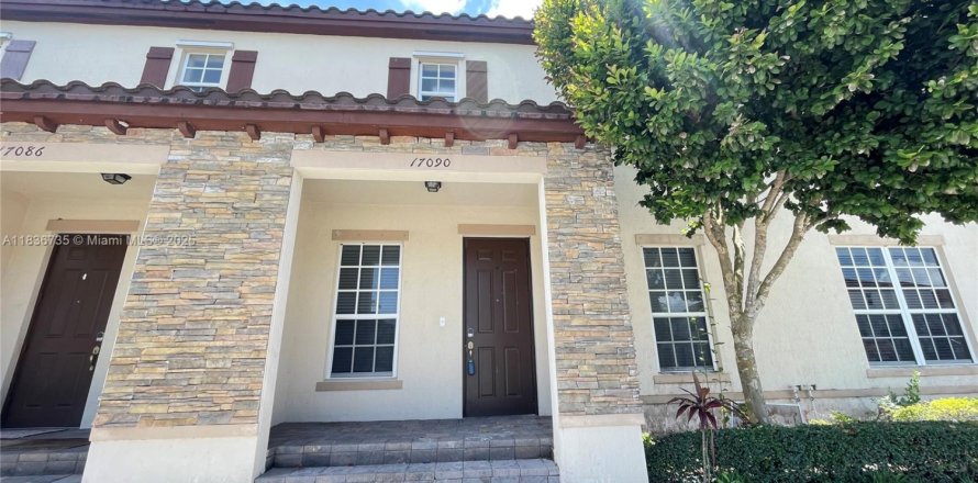 Touwnhouse à Miami, Floride 4 chambres, 168.34 m2 № 1822081