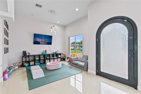 House in Orlando, Florida 3 bedrooms, 200.67 sq.m. № 1900349 - photo 3