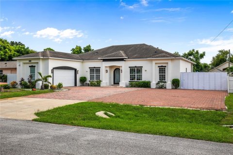 House in Orlando, Florida 3 bedrooms, 200.67 sq.m. № 1900349 - photo 18