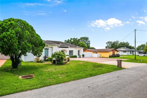 House in Orlando, Florida 3 bedrooms, 200.67 sq.m. № 1900349 - photo 19