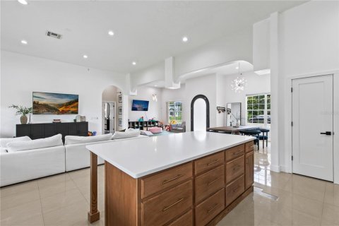 House in Orlando, Florida 3 bedrooms, 200.67 sq.m. № 1900349 - photo 11