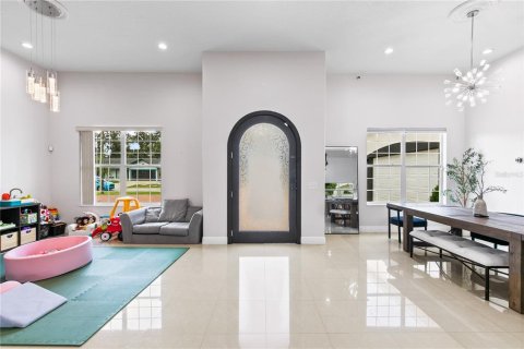 House in Orlando, Florida 3 bedrooms, 200.67 sq.m. № 1900349 - photo 2