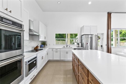 House in Orlando, Florida 3 bedrooms, 200.67 sq.m. № 1900349 - photo 10