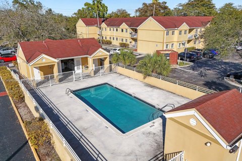 Copropriété à louer à Miami, Floride: 2 chambres, 89.19 m2 № 1992832 - photo 18