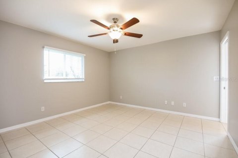House in Cape Coral, Florida 3 bedrooms, 112.6 sq.m. № 1893983 - photo 6