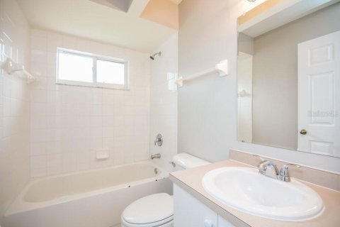 House in Cape Coral, Florida 3 bedrooms, 112.6 sq.m. № 1893983 - photo 11