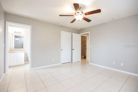House in Cape Coral, Florida 3 bedrooms, 112.6 sq.m. № 1893983 - photo 7