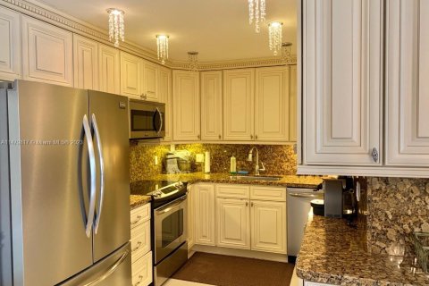 Condominio en venta en Hallandale Beach, Florida, 1 dormitorio, 80.82 m2 № 1933882 - foto 1