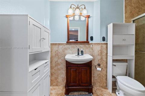 House in Miami, Florida 3 bedrooms, 130.62 sq.m. № 2065488 - photo 17