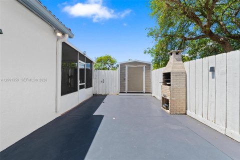 House in Miami, Florida 3 bedrooms, 130.62 sq.m. № 2065488 - photo 28