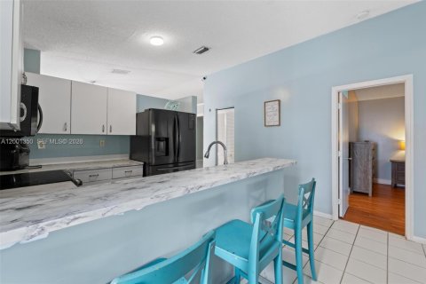 House in Miami, Florida 3 bedrooms, 130.62 sq.m. № 2065488 - photo 13