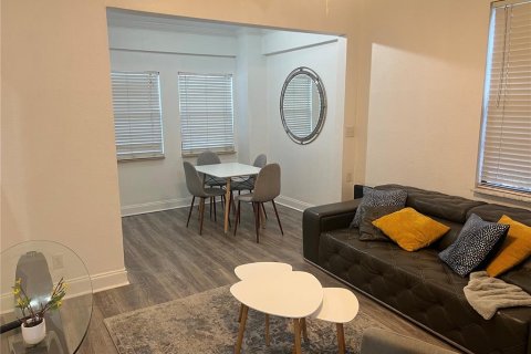 Apartamento en alquiler en Tampa, Florida, 2 dormitorios, 83.61 m2 № 1800058 - foto 3