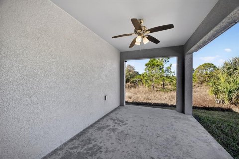 House in Punta Gorda, Florida 2 bedrooms, 86.4 sq.m. № 2115837 - photo 16