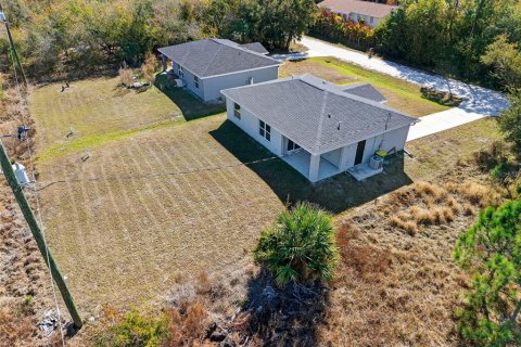 House in Punta Gorda, Florida 2 bedrooms, 86.4 sq.m. № 2115837 - photo 24