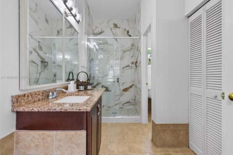 House in Weston, Florida 3 bedrooms, 155.33 sq.m. № 2060340 - photo 21