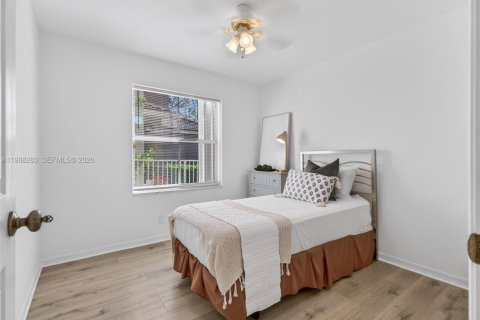 House in Weston, Florida 3 bedrooms, 155.33 sq.m. № 2060340 - photo 24