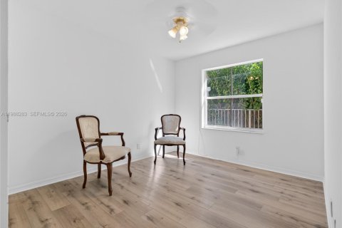 House in Weston, Florida 3 bedrooms, 155.33 sq.m. № 2060340 - photo 27