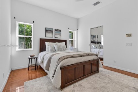 House in Weston, Florida 3 bedrooms, 155.33 sq.m. № 2060340 - photo 17