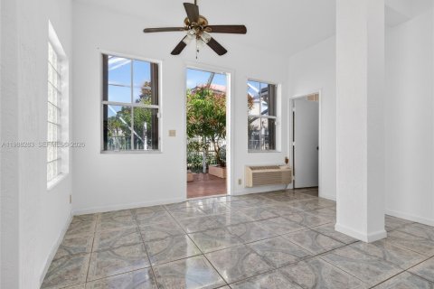 House in Weston, Florida 3 bedrooms, 155.33 sq.m. № 2060340 - photo 29