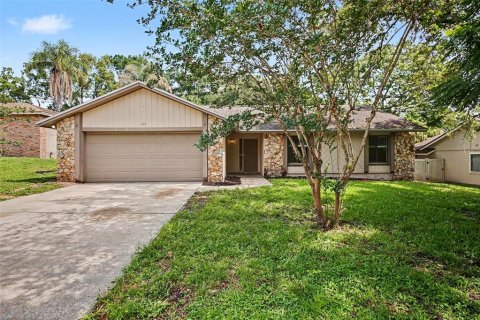 House in Apopka, Florida 3 bedrooms, 131.36 sq.m. № 2231469
