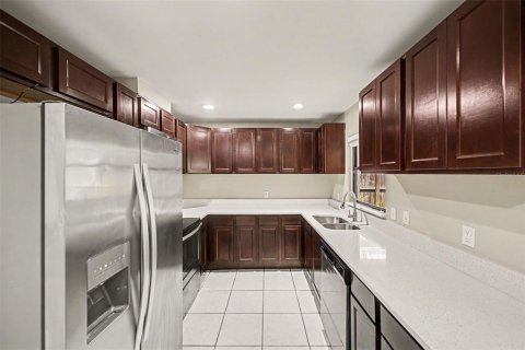 Casa en venta en Apopka, Florida, 3 dormitorios, 131.36 m2 № 2231469 - foto 10